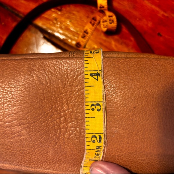 Burkely tan coloured genuine leather shoulder crossbody bag - Picture 16 of 16